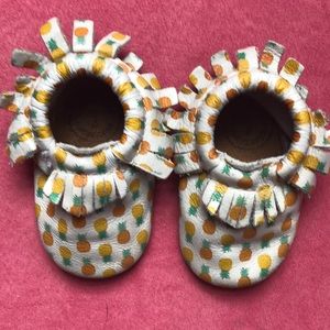 Pineapple Freshly Picked moccasins size 3